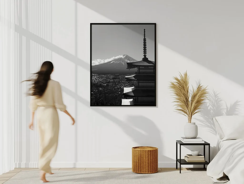 Photographie grand format encadrée du Mont Fuji en noir et blanc, décoration de chambre au-dessus du lit.