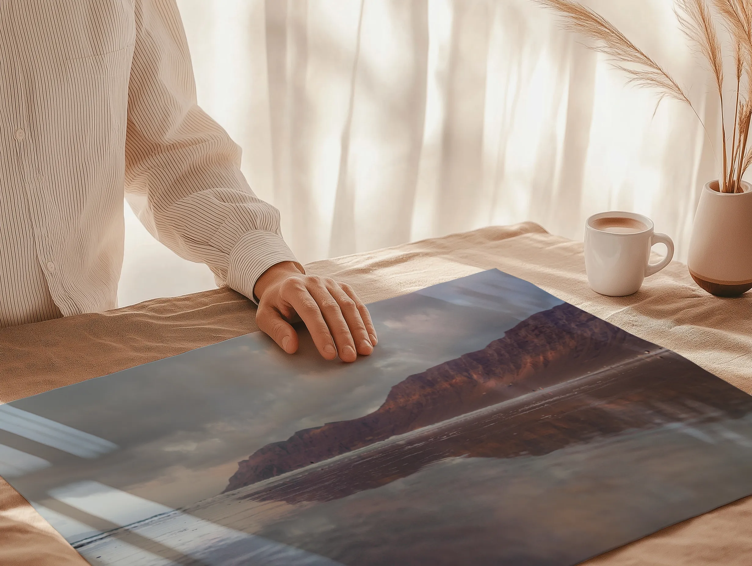 une personne qui regarde la qualité de la photo de famara