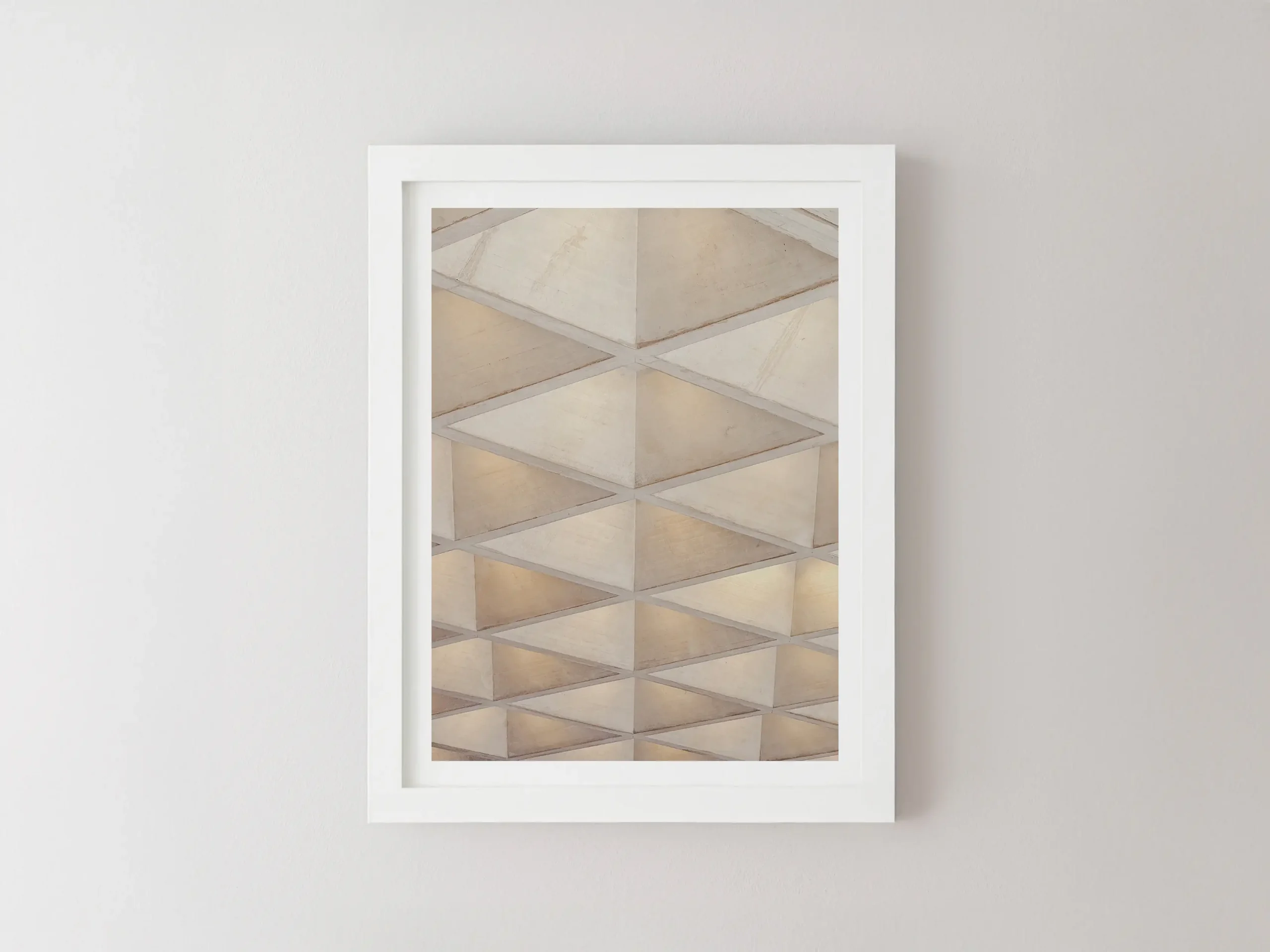 Paris — Sous la Pyramide du Louvre (Encadrée) – Image 3